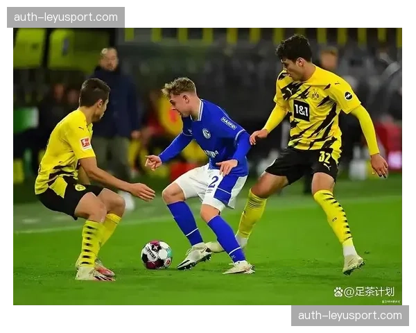 瑞典中场福斯贝里状态下滑，创造力下降导致球队过于依赖边路起球